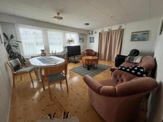 Yellow dream house - 3 min from highway, sauna, big private parking - 4