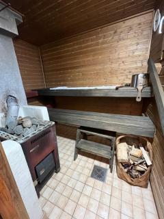 Yellow dreams house - 3 min from highway, sauna, big private parking, air conditioning - 6