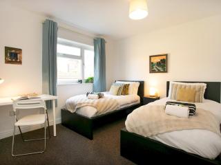 Pass the Keys Bright Cozy Home with Garden Free Parking - Nottingham - 7
