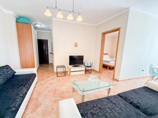 Violeta's Apartment Golem - Polisi i Vogël - 9
