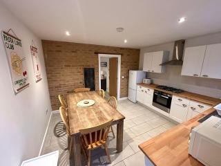 8 - Mouse Hole - Vast dog friendly garden with hot tub - 3