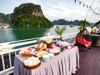 Hera Classic Boutique Cruise - 1