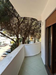 Under Pines - Beach Apartment - Golem - 3