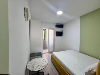 Modern Stay in City Center 1-bedroom - Tirana - 4