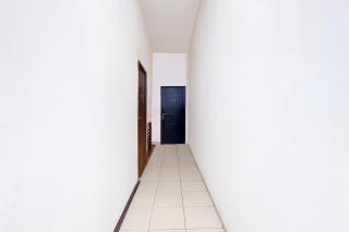OYO 94512 Mega Inn Guest House - Tegal - 2