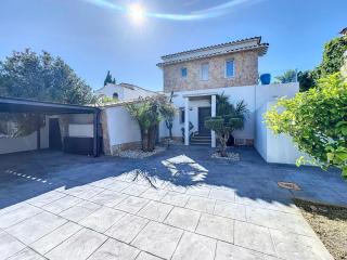 Medes 15 - Magnifica Villa con piscina privada y a - Empuriabrava - 2