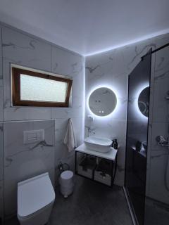 Kurmaku Guesthouse - Historic Stay inside Elbasan Castle - 7