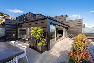 Peak Views Penthouse-Walk To Town-Free Parking-BBQ - 2