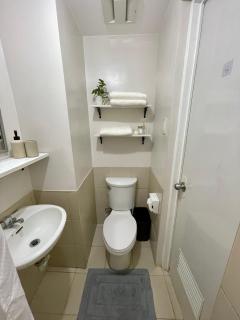 Pet Friendly 2BR Condo with PS4 near Abreeza - Davao City - 1