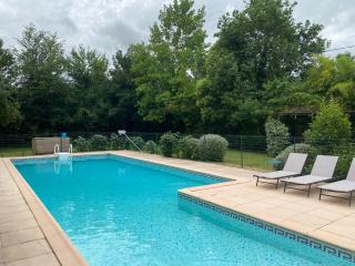 Petite maison en pierre avec piscine et jardin - Castillonnès - 0