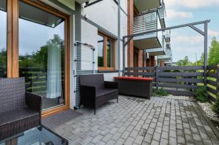 Spacious Apartment with Parking and Terrace in Puck by Noclegi Renters - Puck - 5