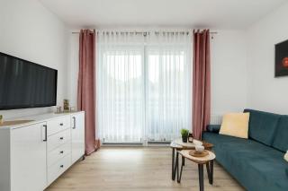 Spacious Apartment with Parking and Terrace in Puck by Noclegi Renters - Puck - 3