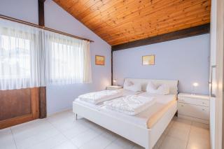 Ferienwohnpark Immenstaad am Bodensee Satteldachhaus Typ 9 SD 55 - 1