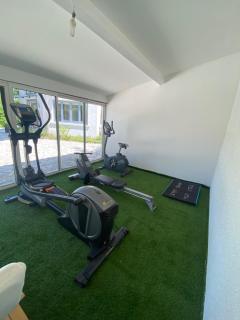 Villa bourgeoise avec piscine et salle de sport - 8