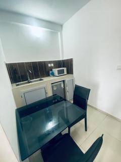 STUDIO MEUBLÉ avec ASCENSEUR - Lomé - 8