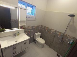 Master bed with attached bath - Islamabad - 3