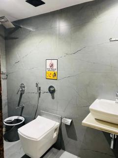 Hotel Vani Near IGI Airport - Nuova Delhi - 5