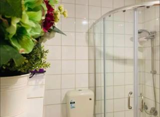 Nice room less Pay near Port Adelaide - - 2