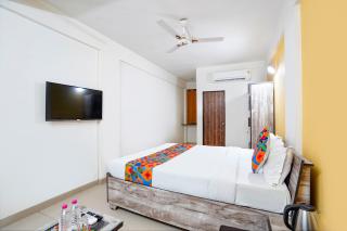 FabHotel Relax - Gandhinagar - 8