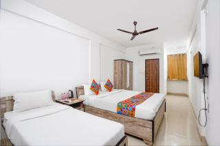 FabHotel Relax - Gandhinagar - 4