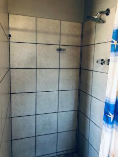 FEATHERS INN GUEST HOUSE - Walvis Bay - 3
