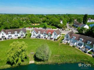 Isis Lakes 52, Fountain View - South Cerney - 9