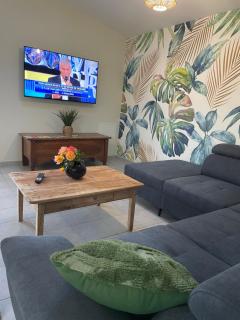 Gîte à la campagne, piscine classé trois-étoiles N2 - Verruyes - 3