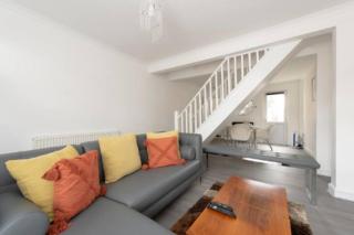 Lovely 2 Bed House in Grays 4 Separate Beds - Grays Thurrock - 9
