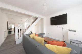 Lovely 2 Bed House in Grays 4 Separate Beds - Grays Thurrock - 8