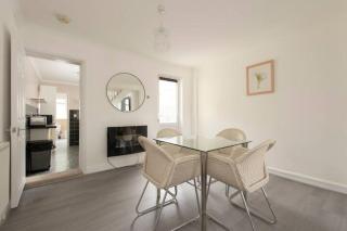 Lovely 2 Bed House in Grays 4 Separate Beds - Grays Thurrock - 4