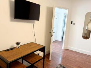 BE-1st Floor Quad Room in Wembley! - Londra - 5
