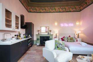 The Rose Nobel studio at The Bank of England - 1