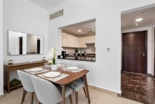 Exclusive 1 Bedroom Marina View - Dubai - 2