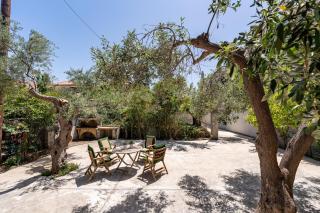 GnF Family Beach House - salty air & slow days - Agios Spiridon Fokidas - 8