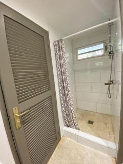 Studio with stunning sea view in Mount Vernon - Orient Bay - 5