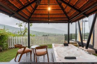 Caasa Tranquilla-Canopy Cabin with Private Jacuzzi - Malavli - 9