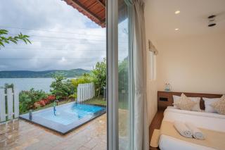 Caasa Tranquilla Lakefront Container with Jacuzzi - Malavli - 0
