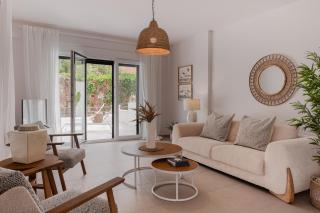 Seas The Day - Beachfront, Amazing Sea Views - 8