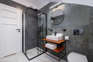 Spacious 2-Bedroom Apartment in the Center of Krakow's Kazimierz district by Noclegi Renters - Krakow - 8