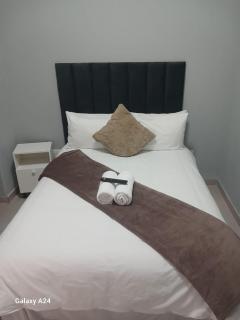 The Gem Suites & Spa - Parow - 4