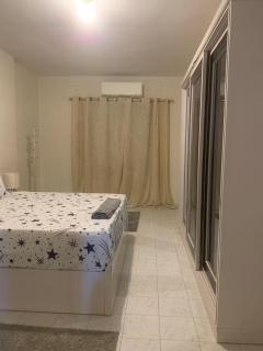 2 bedrooms Fully Air-Conditioned Rehab market - Il Cairo - 0
