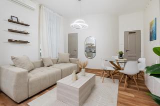 Sunny & Cozy Stylish Apartment -Perfect Location- - 9