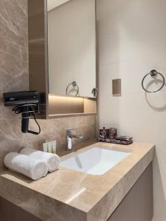 Elegant and Stylish 1BR, Grand Blue - 1