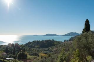 Ulivi House, inside a private Park, shared pool, tennis, 2 AC BDR, 2BTH, parking next home and private garage in Lerici! - Lerici - 6