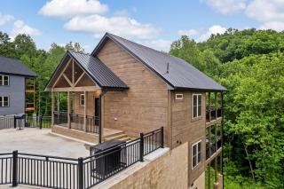 Bearly Breezin' - Sevierville - 6