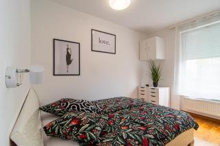 Flexible SelfCheckIns 79 - Zagreb - Garage - New - Zagreb - 9