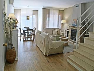 Spacious Family Home with Garden, barbecue - Palafolls - 1