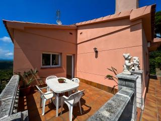 Chic Coastal Villa with Tranquil Pool - Tordera - 4