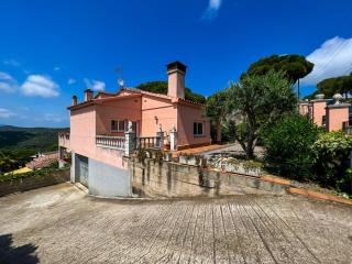 Chic Coastal Villa with Tranquil Pool - Tordera - 0