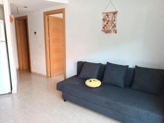 Beach Apartment Near Lloret Nightlife - Lloret de Mar - 4